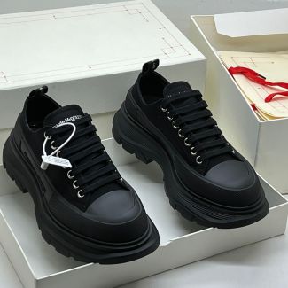 Alexander McQueen Casual Sneakers Triple Black