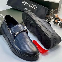 Valentino One Stud Low-Top Calfskin Sneaker “Black”